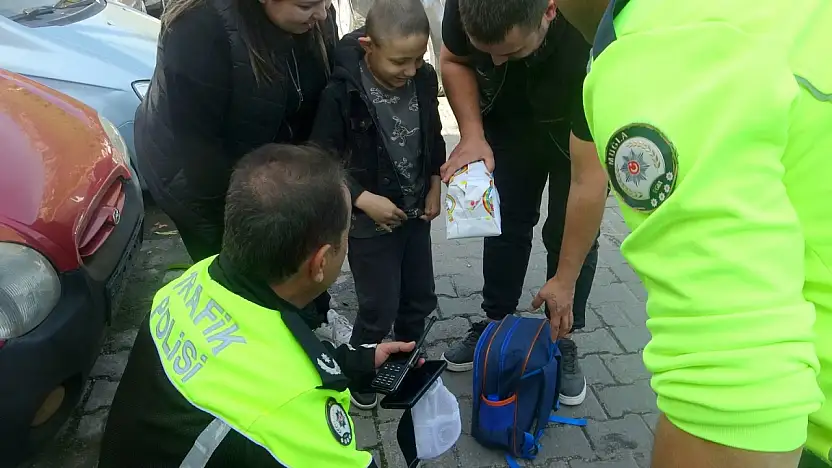 Muğla Trafik Şube Müdürü Haçan'dan özel ihtiyaçlı çocuğa anlamlı hediye