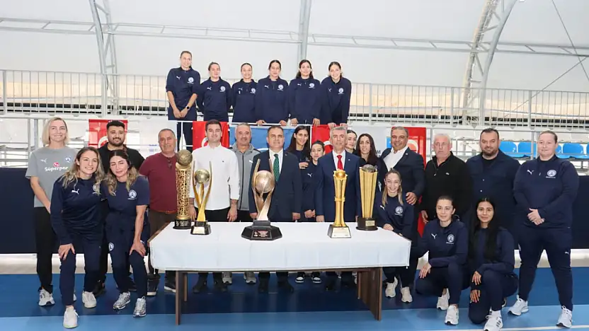 Muğla Valisi'nden Yalıkavakspor'a tebrik: Kız çocukları ve kadın sporuna destek Sürüyor