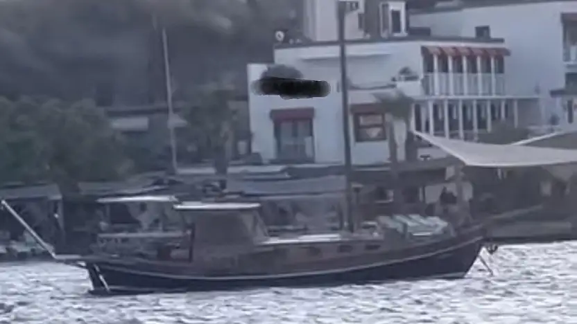 Otel mutfağında çıkan yangın paniğe neden oldu