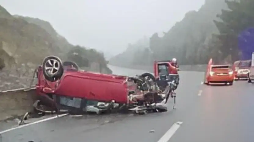 Otomobil takla attı 2 yaralı