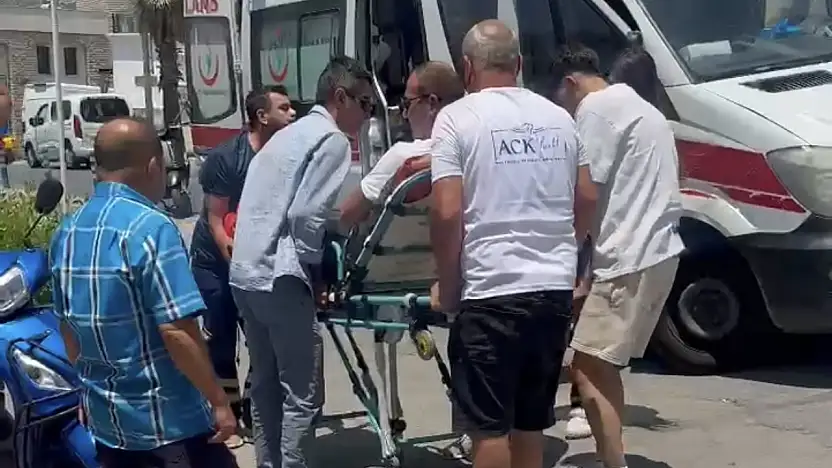 Otomobille çarpışan motosiklet sürücüsü yaralandı