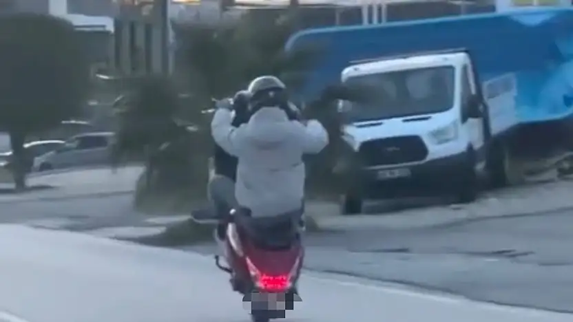 Şov uğruna trafiği tehlikeye attı