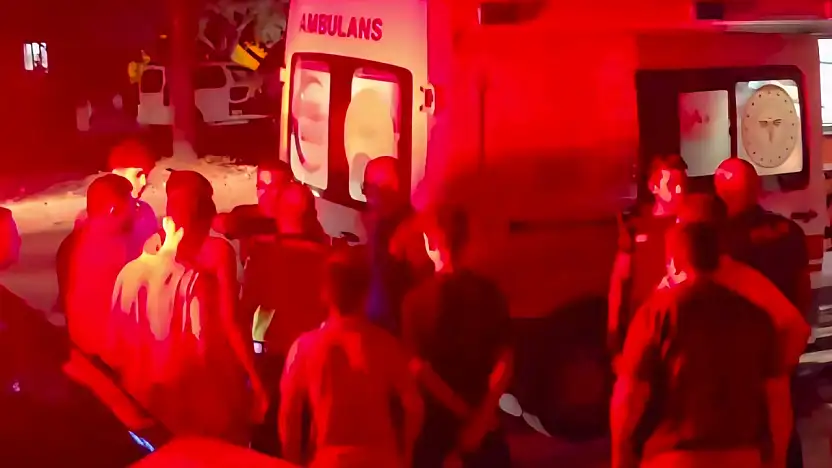 Sözlü tartışma bıçaklı kavgaya dönüştü: 5 yaralı