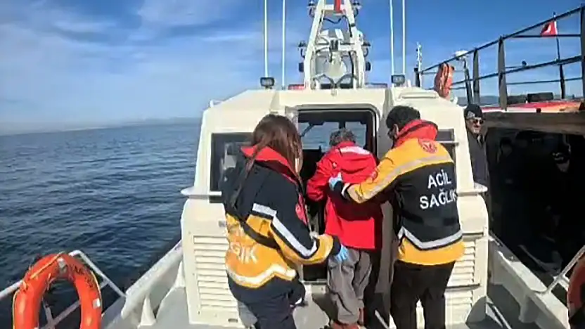 Teknede rahatsızlanan vatandaş tahliye edildi