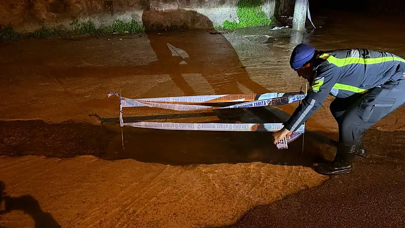 Trafik Zabıta önlem aldı ama çukur tehlikesi sürüyor