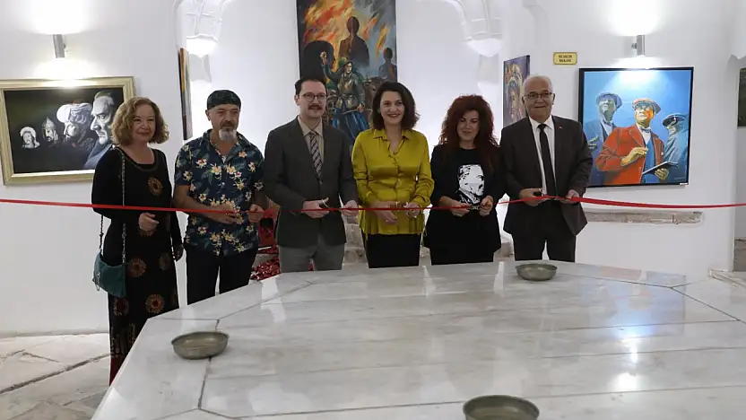 Uluslararası Ekim Geçidi sanatseverlerle buluştu