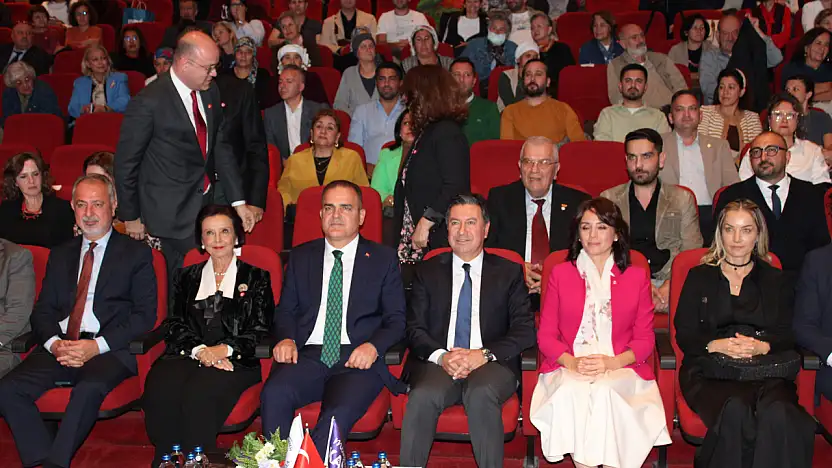 Vali Hanım seyirciyle buluştu