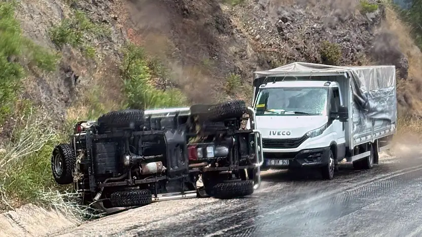 Yan Yatan Araçtan Sağ Kurtuldular