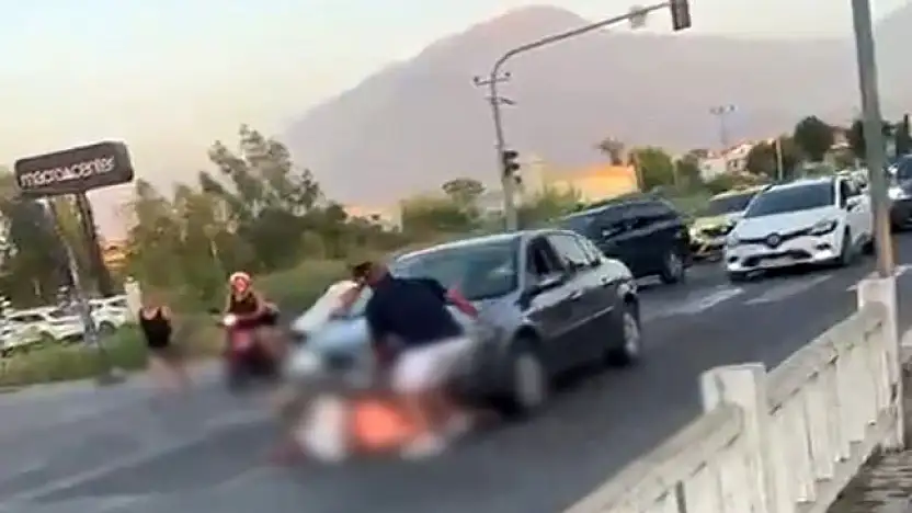 Yaya geçidinde otomobilin çarptığı kadın kurtarılamadı