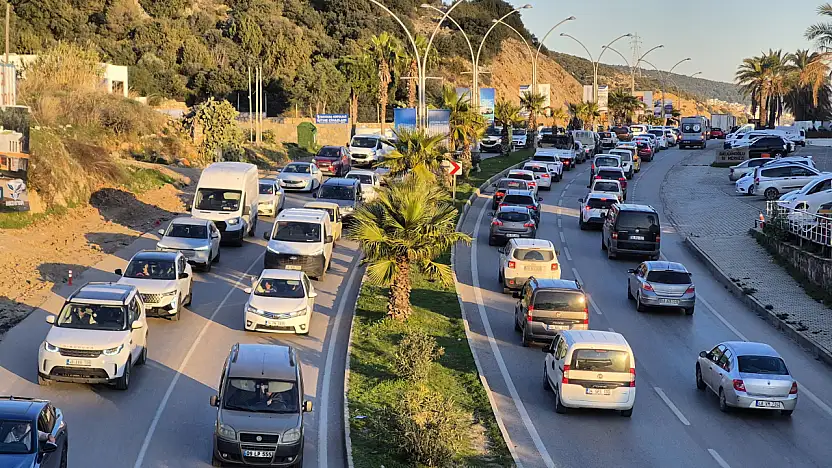 Yeni yıl trafiği uzun araç kuyrukları oluştu