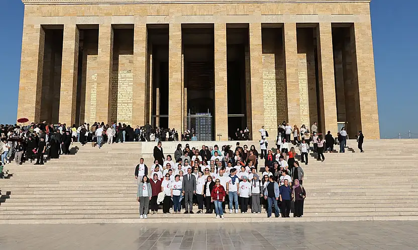 102 kadın Cumhuriyet'in 102. yılında Anıtkabir'de