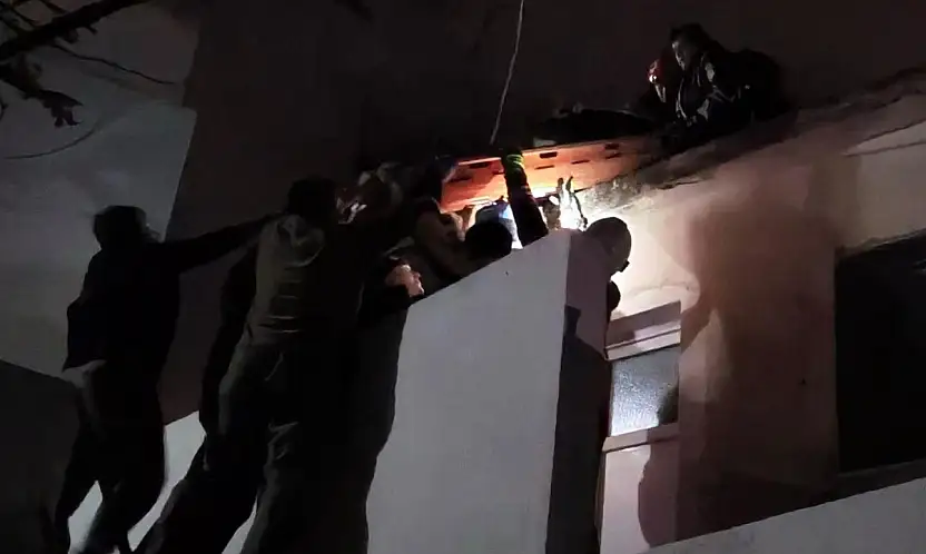 112 koordinasyonunda çatı katında nefes kesen kurtarma