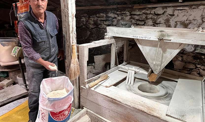 300 yıllık su değirmeni zamana meydan okuyor