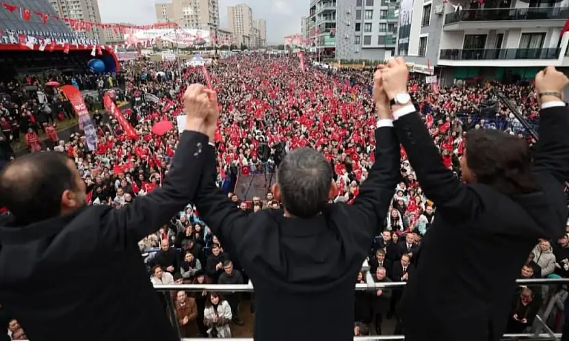 Ahmet Aras denizli'de yağmurla birlikte sevgi seli yaşandı