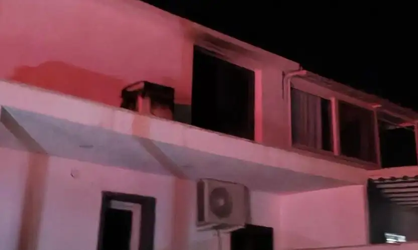 Alevler çamaşır makinesinden yükseldi