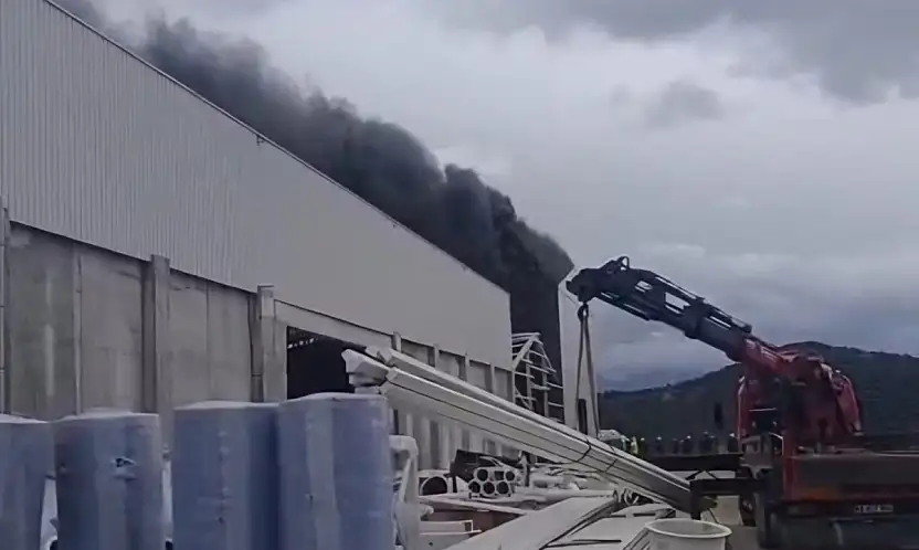 Balık deposunda büyük yangın