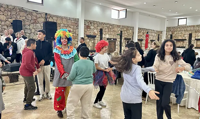 Beyazay Derneği'nden Engelliler Günü'ne Özel Farkındalık Etkinliği