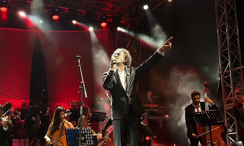 Bodrum'da Cumhuriyet coşkusu Fettah Can konseri büyüledi