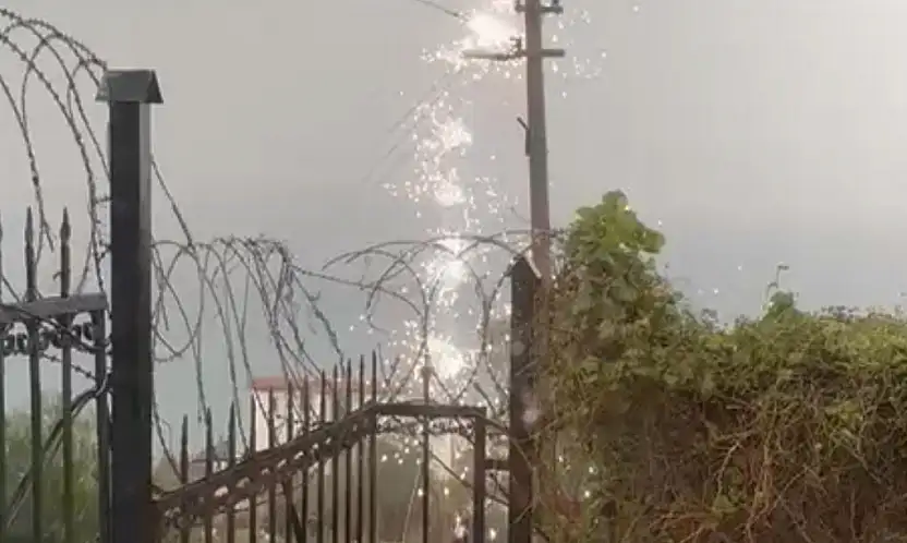 Bodrum'da fırtına elektrik altyapısını vurdu