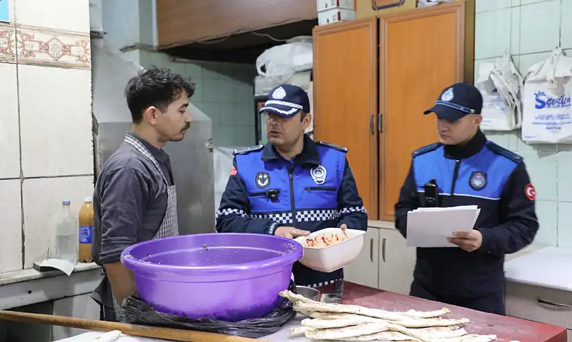 Büyükşehir zabıtası halk sağlığı için görevde