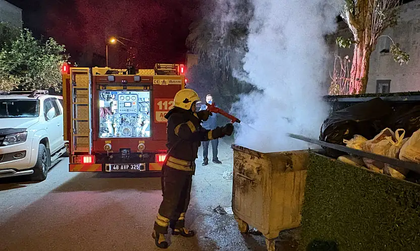 Çöp konteynerinden yükselen alevler korkuttu