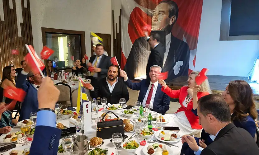 Cumhuriyet coşkusu, Fenerbahçe sevdasıyla birleşti