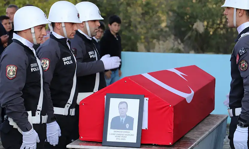 Emekli emniyet müdürü dualarla toprağa verildi