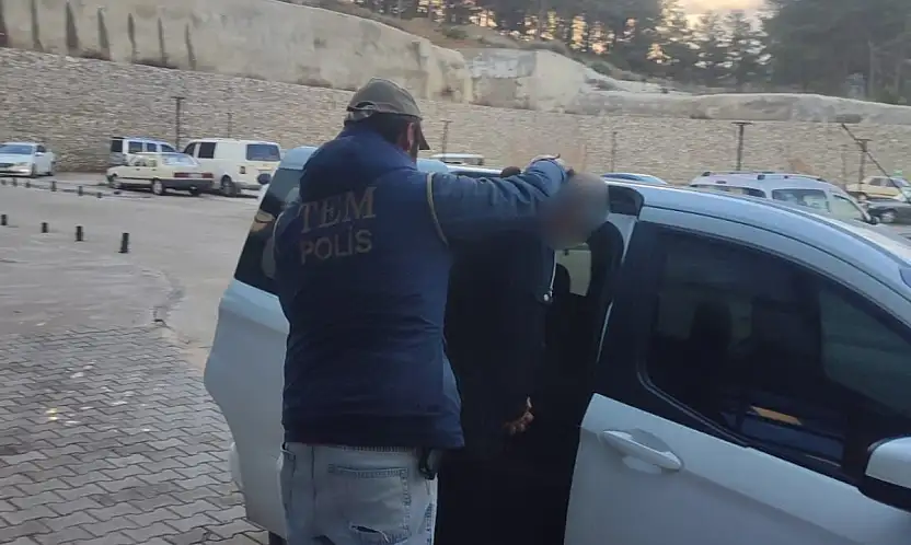 FETÖ operasyonu: 2 firari hükümlü yakalandı