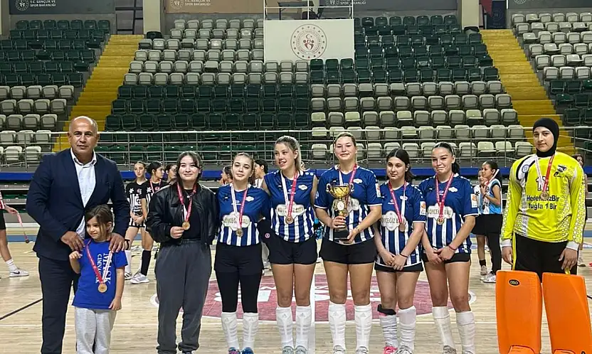 Hokey Cumhuriyet Kupası'nda şampiyonlar belli oldu