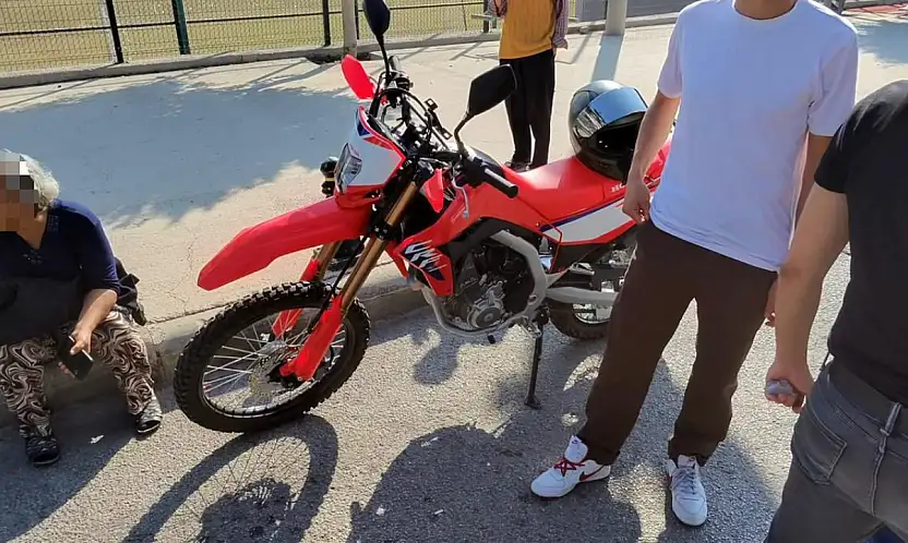 İki motosiklet çarpıştı 1 kişi yaralandı