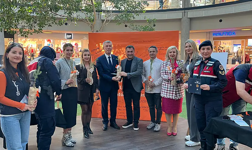 Jandarma Komutan'lığı ve Sosyal Hizmet Merkezi 25 Kasım'da tek ses oldu