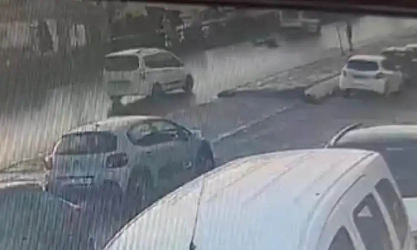 Korkutan kaza anı kameralara yansıdı