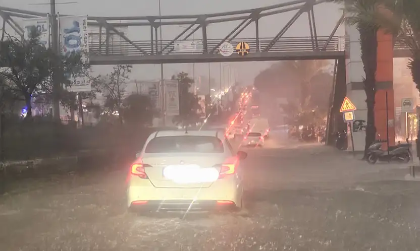 Kuvvetli yağış alarmı sel, fırtına ve hortum uyarısı