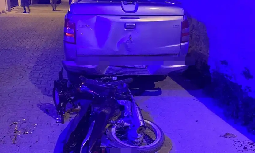 Park halindeki araca çarptı