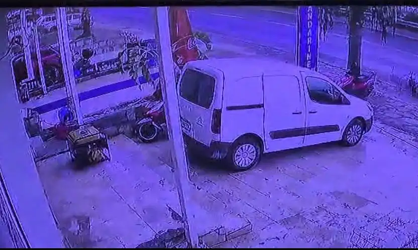 Motosikletli yaklaşık 25 metre sürüklendi