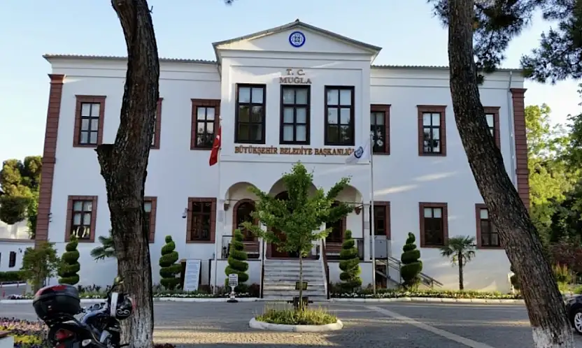 Muğla Büyükşehir Belediyesi'ne usulsüz tahsis ve kadro uyarısı