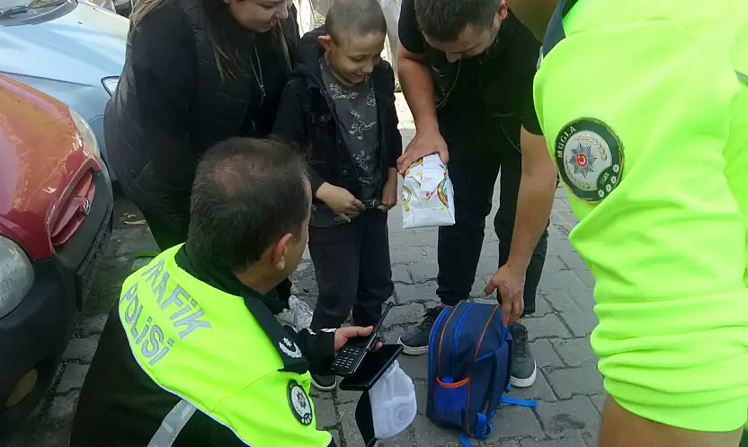 Muğla Trafik Şube Müdürü Haçan'dan özel ihtiyaçlı çocuğa anlamlı hediye