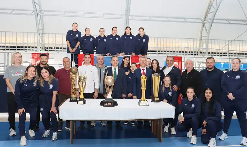 Muğla Valisi'nden Yalıkavakspor'a tebrik: Kız çocukları ve kadın sporuna destek Sürüyor