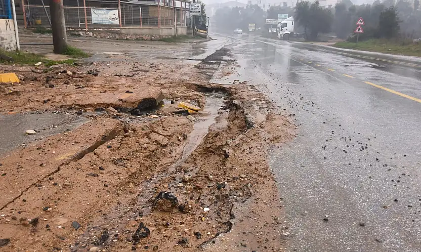 Onarılmayan yollar tepki çekiyor