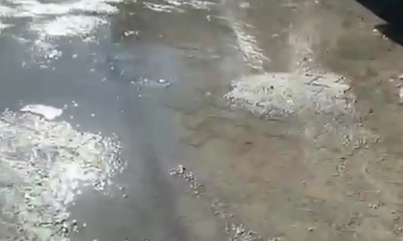 Ortakent'te yine su patlağı evde su yok sokakta tonlarca akıyor