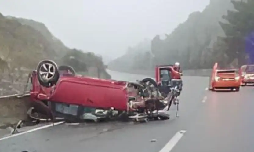 Otomobil takla attı 2 yaralı