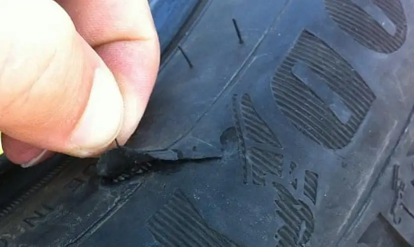 Park halindeki araçlara bıçaklı saldırı