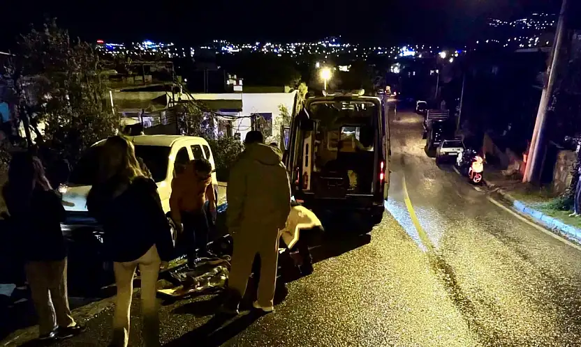 Plakasız motorla kaza yaptı