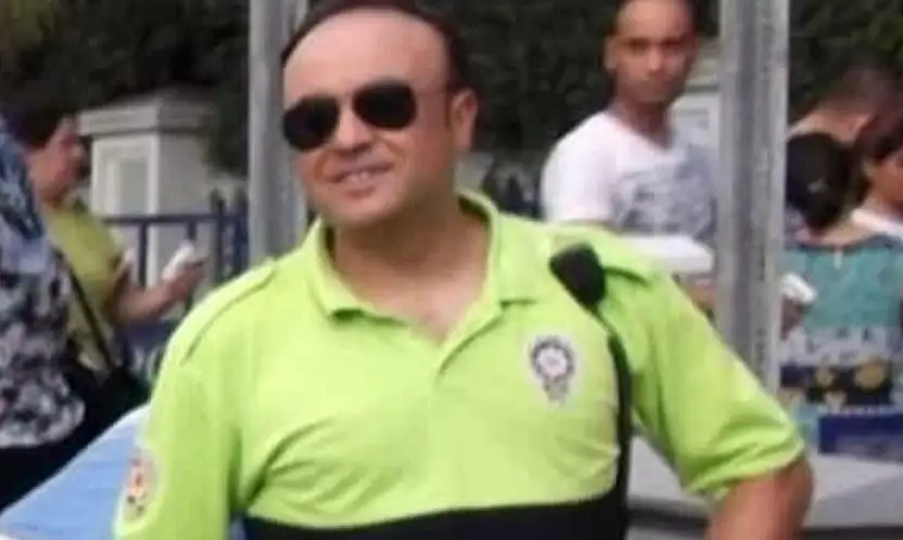 Polis memuru kalbine yenik düştü