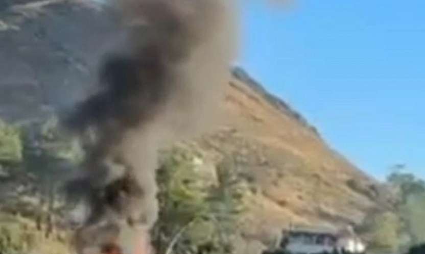 Seyir halindeki araç alev topuna dön