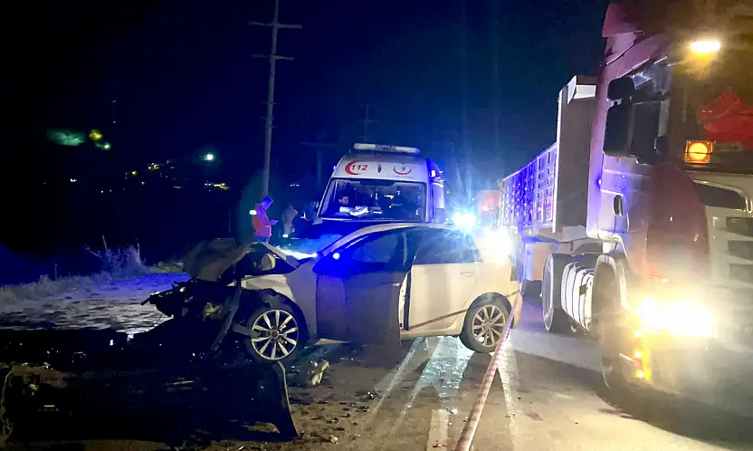 Seyir Halindeki araç Beton Mikserine Çarptı: 1 Ölü