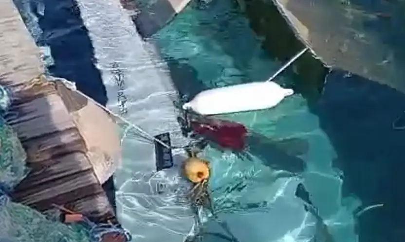 Tekne sulara gömüldü