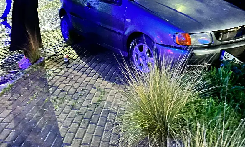 Torba kavşağı'nda kaza: araç orta refüje çıktı