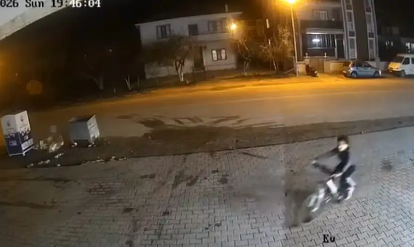 Trafik kazası minik bedeni ağır yaraladı