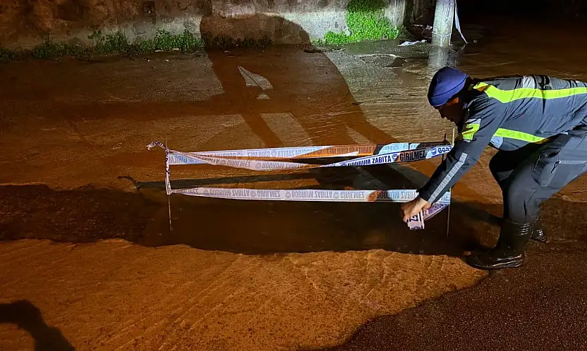 Trafik Zabıta önlem aldı ama çukur tehlikesi sürüyor